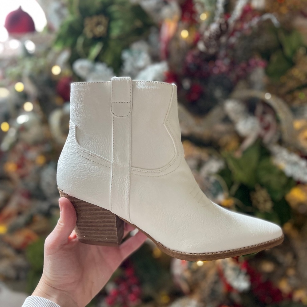 NWT White Western Cowgirl Boots - Picture 2 of 3